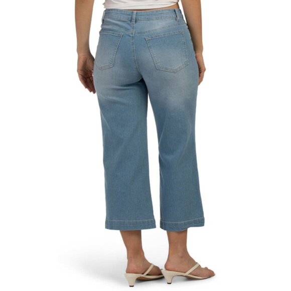 NWT d. jeans Light Wash High Rise Stretchy Wide Leg Cropped Jeans Size 12 - Picture 2 of 3